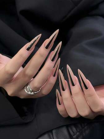 Monina 24 st. gotiska inredningsstilar i naken och svart lång stilettonaglar, tvåfärgad manikyr, moderiktiga och mångsidiga för edgy chic, lämpliga för dagliga pendlingar, press-on-naglar, nageltillbehör, naglar