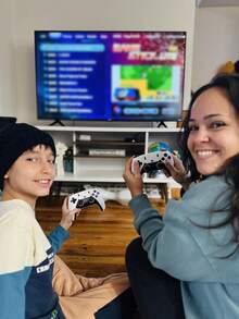 WEDO Controle Retrô de Jogos - Console de Jogos Retrô com mais de 40.000 Jogos Clássicos, 9 Emuladores, Armazenamento de 128GB/64GB, Plug & Play Saída 4K, Inclui 2 Controladores Sem Fio 2.4GHz