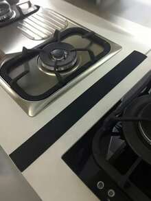 قطعتان من شرائط السيليكون المانعة للتسرب في المطبخ، مقاومة للحرارة العالية ومضادة للتلوث وسهلة التنظيف، مناسبة للفجوات بين موقد الغاز والأجهزة المنزلية والأسطح المطبخية