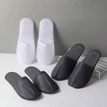 20 Paar Einweg-Hausschuhe, weiche & bequeme Gästehausschuhe mit rutschfesten Sohlen, geeignet für Hotels, Zuhause und Reisen - atmungsaktiv mit dicker Polsterung.