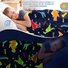 Children's Blue Dinosaur Print Glow-In-The-Dark Blanket, Gift For Boys And Girls, Comfortable Soft Plush Flannel Blanket, Suitable For Sofa, Bed, School, Birthday, Christmas, Halloween, Thanksgiving, Easter, Children Luminous Throw Blanket