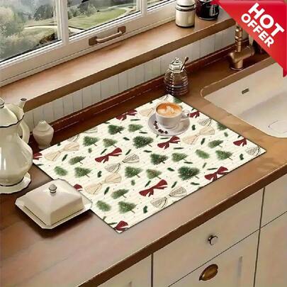 Ein weißer bedruckter Abtropfmatte mit einem personalisierten Weihnachtsbaum-Muster-Design. Die neue saugfähige Küchen-Abtropfmatte hat eine farbbeständige Oberfläche mit einem weichen und angenehmen Griff. Maschinenwaschbar für einfache Reinigung, leicht und tragbar, diese weiche Diatomeenerde rutschfeste Schnelltrocknende Matte ist für Küchenarbeitsplatten geeignet