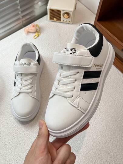 1 Pair Versatile White Sneakers, Black & White Color Block Athletic Shoes, White Upper With Black Stripes & "Fashion" Accent, Style! Recommend Referring To Size Chart As Shoes Run Small