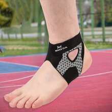 压缩护踝，采用超薄透气空心设计和轮廓贴合脚踝，提供运动脚踝支撑支架和弹性脚踝保护装置，配有薄脚踝保护器，非常适合跑步、健身、足球、篮球运动和日常使用 - 黑色 - 查看 3