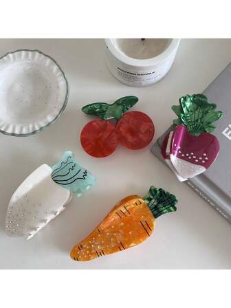 1pcHair Claws New Fashion Casual Versatile Sports Vegetable Fruit Grab Clip Radish Vegetable Back Of The Head Hair Hair Claw Fun Hair Clip Creative Cute Hair Accessories Women's Hair Ornaments Suitable For Daily Use, Home, School, Seaside, Vacation, Work, Commuting, Party, Holiday, Birthday Gift, Back-To-School Season, Versatile To Go Out Girl