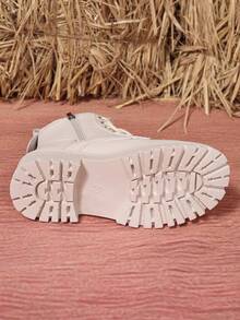 2026秋冬新款女鞋，保暖冬靴，时尚百搭休闲女鞋，真皮踝靴，黑白系带侧拉链短靴，平底女靴，女士踝靴和短靴，时尚女靴