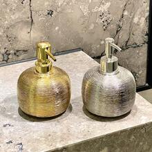 Luksusowy, szczotkowany, galwanizowany, ceramiczny dozownik do mydła w kolorze szampańskiego złota, butelka na mydło w płynie do łazienki w hotelu, srebrna butelka z pompką do balsamu, butelka na żel pod prysznic, okrągła, antypoślizgowa dekoracja blatu, wysokiej klasy dozownik do mydła w płynie z pompką