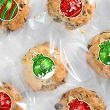 500 Adesivos Decorativos de Natal, 10 Designs de Adesivos de Papel de Bola de Natal, Adesivos Decorativos Autoadesivos de Inverno para Envelopes, Selos, Scrapbooks, Presentes, Suprimentos DIY, 3,05 cm (1 Rolo) - Multicolorido - Visão 5