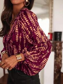 Áo sơ mi nữ in họa tiết toàn thân cho kỳ nghỉ xuân/hè - Tay áo xòe thanh lịch, cổ cài nút, chất liệu polyester nhẹ, áo sơ mi mùa hè in họa tiết toàn thân - Màu tím - Xem 3