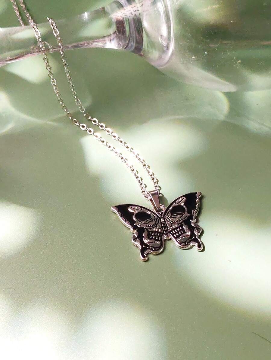1pc Gothic Style Skull & Butterfly Pendant Necklace, Suitable For Daily Wear And Gift For Friends, Halloween Party Gift
