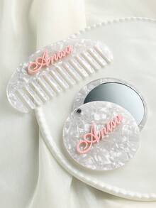 2 pièces/set Peigne à cheveux élégant personnalisé - Design en fibre d'acétate vintage avec petit miroir rond personnalisé, texture de faux perle. Peigne à cheveux avec nom personnalisé - Accessoire capillaire unique pour femmes, cadeau parfait pour anniversaire/demoiselle d'honneur/mariée/mère. Accessoires de beauté de Noël, organisateur de voyage, accessoires occidentaux pour femmes - Blanc - Voir 4
