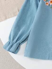 年轻女孩休闲纯色针织花卉刺绣纽扣荷叶边领长袖上衣，适合春秋季日常、居家、户外、运动 - 藍色 - 查看 3