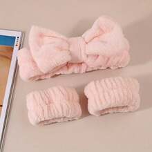 Three-Piece Set For Preventing Wetness While Washing Face, Including Coral Fleece Absorbent Hairband And Wristband, A Tool For Ladies' Washing And Skin Care To Prevent Getting Wet