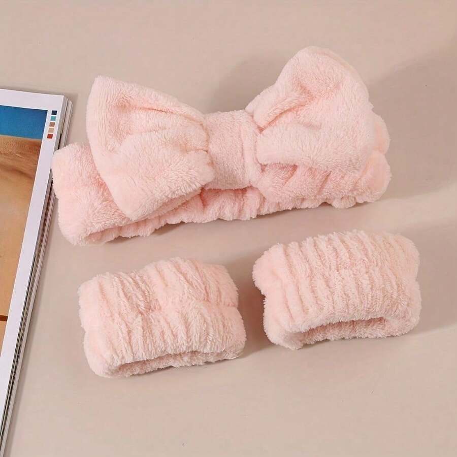 Three-Piece Set For Preventing Wetness While Washing Face, Including Coral Fleece Absorbent Hairband And Wristband, A Tool For Ladies' Washing And Skin Care To Prevent Getting Wet