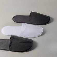 20 Paar Einweg-Hausschuhe, weiche & bequeme Gästehausschuhe mit rutschfesten Sohlen, geeignet für Hotels, Zuhause und Reisen - atmungsaktiv mit dicker Polsterung.