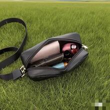 Fashionable Minimalist Girl's Comfortable Coin Purse Crossbody Bag, Detachable Strap, Comfortable Texture, Exquisite Hardware Decor, Classic Design, Versatile Niche - Grey - View 3