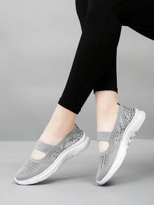 Women's Slip-On Breathable Knit Sneakers - Lightweight Breathable Casual Shoes, Solid Color Design, Fashionable And Versatile Sports Shoes