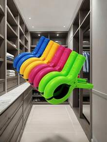 沙滩巾夹、塑料衣夹、防风沙滩巾夹、衣架夹、衣钉、强力弹簧夹、沙滩椅毛巾夹、袜子衣夹、大号塑料衣夹、塑料衣夹，用于固定毛巾、毯子、被子、晾衣绳上的衣服、日光浴床椅、泳池椅、巡航用重型衣服夹，多种颜色，颜色随机，适合家庭和旅行使用 - 彩色 - 查看 6