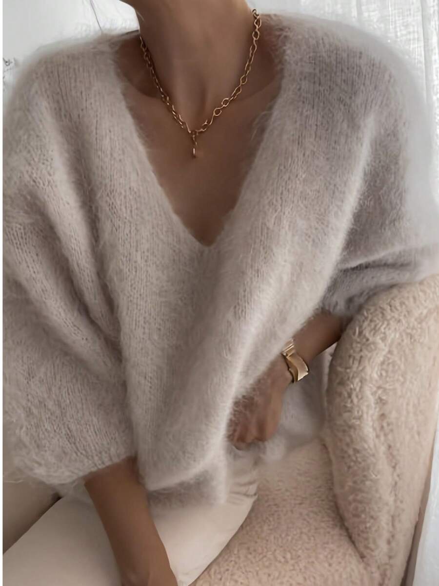 V领纯色细绒针织毛衣，秋冬休闲风