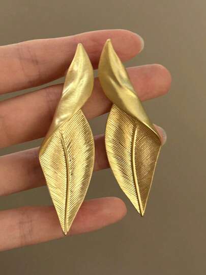 1 Pair Exaggerated Metal Leaf Stud Earrings, Vintage High-End Jewelry Earrings For Women, Daily Commute Accessory