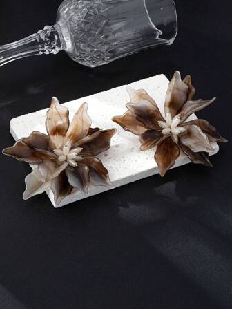 1 对手工编织花朵耳钉，优雅的梅洛色花朵耳环，浪漫的森系风格，适合女性派对、街头风格和日常穿着