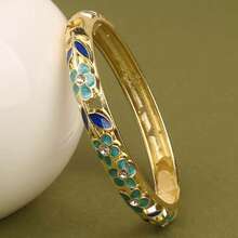 Enamel Bracelet With Hollow Leaf & 3 Floral Rhinestone Inlaid, Slim Openable Vintage Style Jewelry For Women (Batch Color May Vary Slightly Due To Handpainted Crafting)