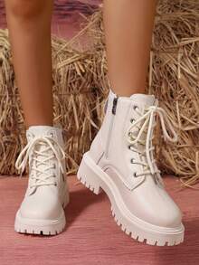 2026秋冬新款女鞋，保暖冬靴，时尚百搭休闲女鞋，真皮踝靴，黑白系带侧拉链短靴，平底女靴，女士踝靴和短靴，时尚女靴