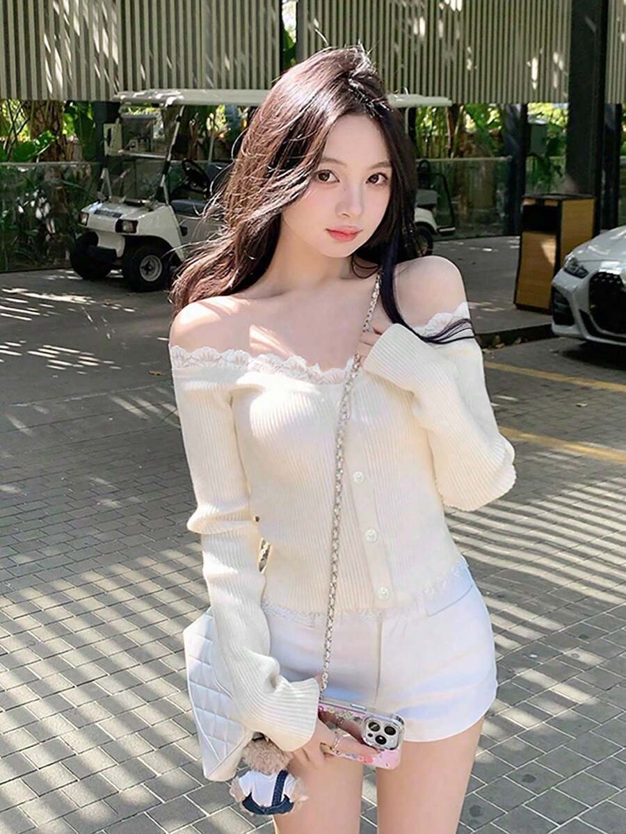 蕾丝拼布针织露肩长袖上衣，仿纽扣开合，性感优雅的女士毛衣，适合外出约会，秋冬 - 杏色 - 查看 1