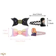 4 piezas Clips para el cabello con licencia oficial de Netflix Wednesday, elegantes y de moda con diseño de personaje de anime, clips de lazo para estilo, flequillo, cabello dañado y accesorios para el cabello para mujeres y niñas, adecuados para festival, Navidad, fiesta de cumpleaños y decoraciones de fiesta - Multicolor - Ver 3