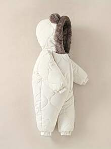 女婴连体衣，加厚保暖连帽连体衣，适合秋冬季穿着