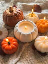 1 grote kaars in een pompoenvormige pot, met pompoen-kruidengeur, perfect als Halloweenkaars, herfstkaars als cadeau, herfstdecoratie en gezellige huisdecoratie.