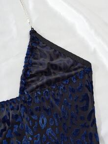 Ning xue yan ying 女士蓝色猎豹印花深 U 领露背挂脖金属链侧开衩露肩紧身短裙性感内衣（仅睡袍） - 藍色 - 查看 12