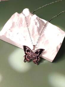 1pc Gothic Style Skull & Butterfly Pendant Necklace, Suitable For Daily Wear And Gift For Friends, Halloween Party Gift