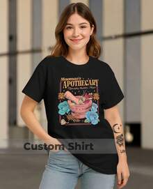 Camiseta Anime The Apothecaryy Diariess Maomao Rosa Azul E Plantass Medicinaiss - Preto - Visão 2