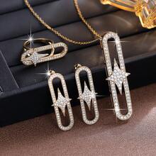 Bộ trang sức 2 món sang trọng, thanh lịch gồm dây chuyền và bông tai hình hoa, hộp quà trang sức cao cấp phù hợp cho kỷ niệm, sinh nhật, dành cho phụ nữ. - T41199 - Xem 14