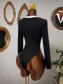 RNU 对比黑白半扣女式简约 V 领不对称领口弹力打底修身上衣女式休闲俱乐部商务休闲演唱会服装办公室服装老钱风格热纯色罗纹针织面料高弹力超柔软舒适婴儿亲肤修身休闲日常性感派对街头度假旅行约会春夏秋冬两件套新款长袖紧身衣 - 黑與白 - 查看 7