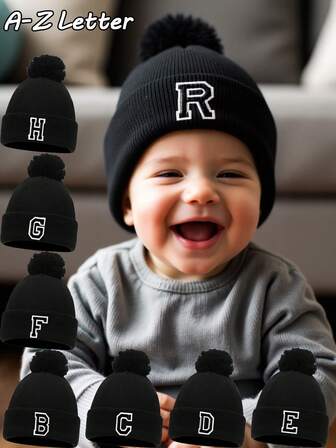 1 st broderad personlig stickad mössa för småbarn med 26 bokstäver, stickade pompommössor för småbarnspojkar och flickor