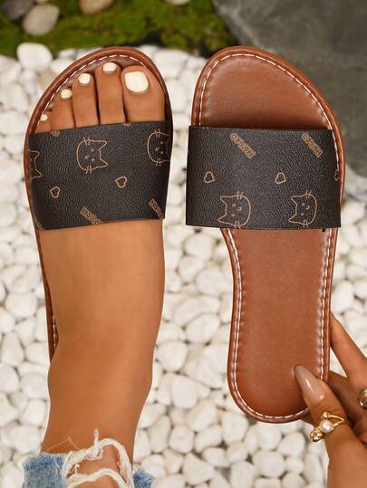 新款时尚H型女拖鞋，休闲风格，罗马风格一脚蹬拖鞋，舒适的黑色，米色和棕色，低跟和压花图案，沙漠钥匙法国高端平底拖鞋，亮片和厚底，沙滩鞋，与新款仙女风格一脚蹬拖鞋完美搭配，适合约会，室内和室外使用，具有除臭和防滑功能，可爱的猫咪图案拖鞋带有金属装饰和平底，一脚蹬夏季时尚拖鞋