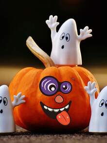 30 Pieces/60 Pieces Scary Halloween Anime Cartoon Vampire Pumpkin Puzzle Manual DIY Stickers, Sticker Pack - DIY Decorating Water Bottles, Skateboards, Helmets, Cars, Cartoon Character Stickers Use Stickers, Popular Anime Stickers, Anime Young Cute Characters Series Cup Stickers On Phones, Laptops, Boxes, Notebooks,