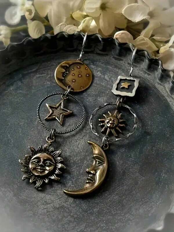 1 par de pendientes largos con colgante retro creativo de luna y sol, joyería de moda para hombres