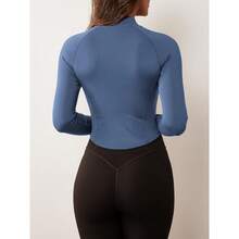 Women's Zip Up Workout Jacket Lightweight Slim Fit Athletic Jacket Cropped Running Gym Tops With Thumb Holes