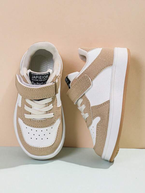 1 Pair Children's Sports Shoes With Hook And Loop + Shoelace Dual Design, Convenient For Kids To Put On/Take Off, Adjustable Fit For Small Feet. Selected Skin-Friendly Breathable Mesh Material, Keeps Feet Dry And Comfortable. Shock-Absorbing Sole Reduces Impact, Supports Steady Growth. Ergonomic Fit Protects Ankles, Reinforced Toe Cap Safeguards Daily Activities.