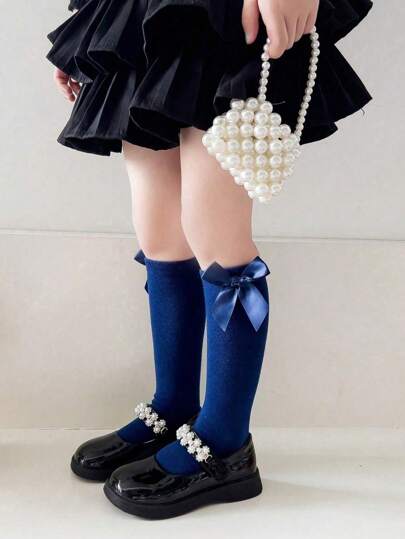 3 أزواج جوارب طويلة للركبة للأطفال بألوان أحادية مع فيونكة من الدانتيل، مناسبة للأعمار من 1 إلى 12 سنة، مناسبة للارتداء في العودة إلى المدرسة، باللون الأبيض والأسود والأزرق الداكن