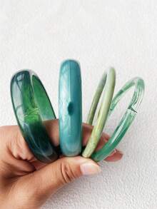 4 pulseiras vintage de acrílico multicolorido de resina para mulheres, moda e uso diário versátil (observe que os padrões são criados aleatoriamente, portanto, pode haver pequenas diferenças na cor e no brilho. Nossa fábrica prestará atenção especial a isso em produções futuras.)