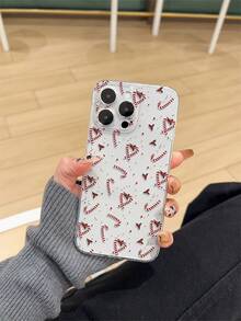 To urocze etui na telefon ma zupełnie nowy, zimowy, świąteczny wzór z choinkami, reniferami, Świętym Mikołajem, czapkami Mikołaja i świątecznymi skarpetami. Modne etui kompatybilne z modelami 17/17 Air/17 Pro/17 Pro Max, 16/16 Plus/16 Pro/16 Pro Max, Galaxy S25 Ultra, S24 Ultra, S22, S21 Ultra, S21 FE 5G i S23.