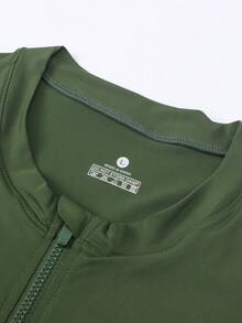 HISERWA Maillot de cyclisme pour hommes vert olive à manches longues avec petit col montant. Très extensible, respirant et séchage rapide. Manches longues de cyclisme avec capacité d'étirement maximale en tissu tricoté. Coupe slim. Design avec bande réfléchissante sur l'ourlet arrière. Maillot de cyclisme compétitif slim pour hommes, convient pour la course et le cyclisme outdoor. - Vert - Voir 4