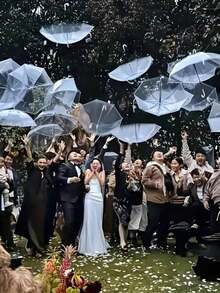 1/2 把透明婚礼伞，防风直伞，大号 J 型手柄阳伞，适用于婚礼、雨天、摄影道具、旅行、户外活动、单身派对、新娘写真（透明）、春夏精选、伴娘礼物、房间、卧室装饰、海滩、旅行、男士、女士、度假、可爱小物、母亲节礼物、卧室装饰、花园、厨房装饰、夏季、海滩、旅行必备、房间装饰、软萌玩具、毕业季、户外、花园、旅行必备、便携必备、海滩必备、毕业季、毕业典礼、毕业礼物、毕业赠礼、毕业礼物、毕业赠礼、祝贺毕业、祝贺毕业生、优秀毕业生、毕业典礼、毕业派对、户外必备、旅行便携、徒步旅行必备、露营必备品、便携工具、夏季必备品、夏季便携用品 - 彩色 - 查看 3