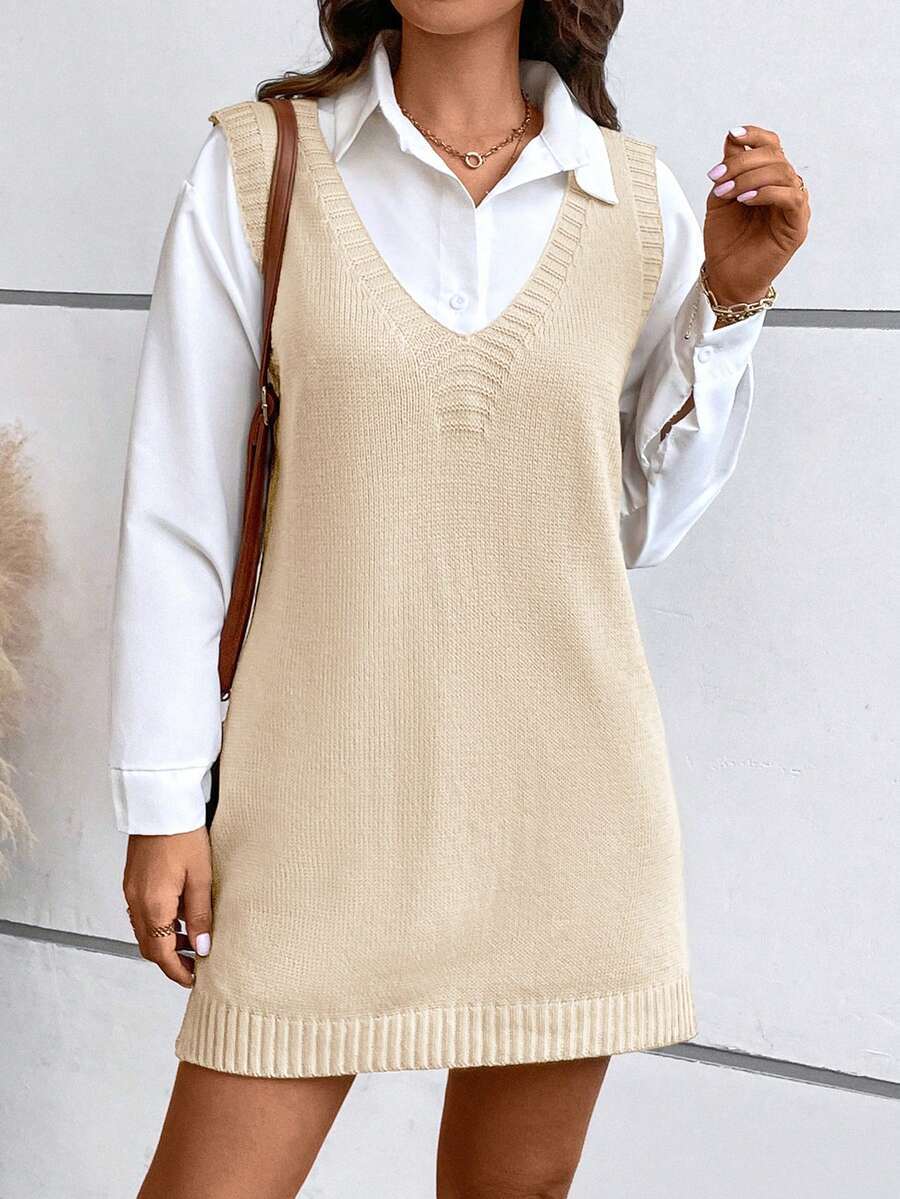 女式纯色 V 领简约无袖侧开衩针织毛衣裙，休闲日常穿着 - 米色 - 查看 1