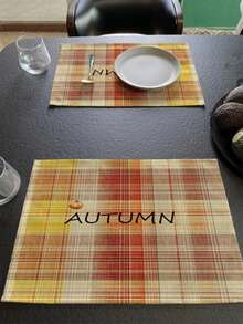 1 pièce/4 pièces/6 pièces/48 pièces Set de sets de table à motif écossais, sets de table de récolte d'automne, sets de table à motif de panier de citrouille, décoration de maison de saison pour Thanksgiving, style moderne, matériau en faux lin, fournitures de fête d'intérieur et d'extérieur pour Thanksgiving, décoration thématique de Thanksgiving, décoration de chambre. Convient pour la décoration de cuisine à la maison et la décoration de fête de Thanksgiving.