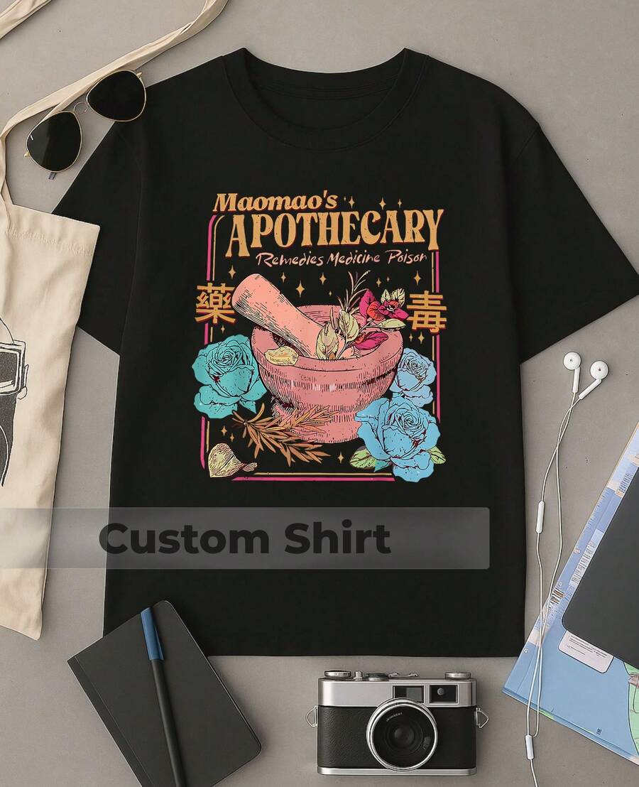 Camiseta Anime The Apothecaryy Diariess Maomao Rosa Azul E Plantass Medicinaiss - Preto - Visão 1